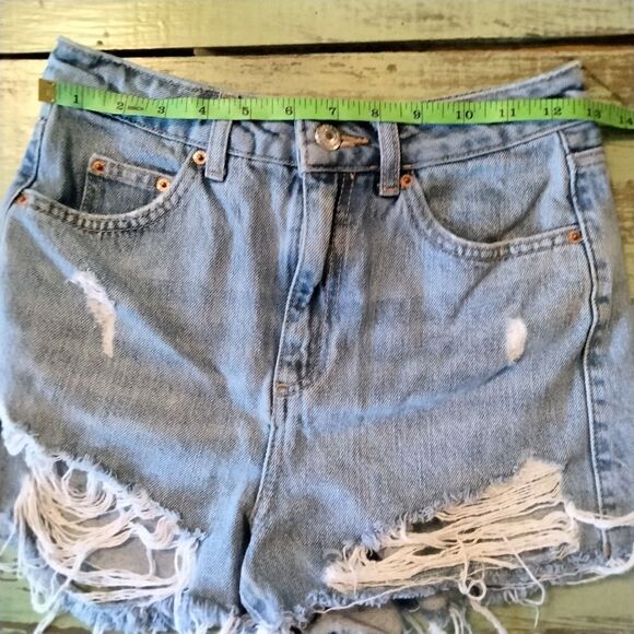 Topshop Moto MOM Denim Shorts US Size 2 Cut Off and Distressed - Picture 9 of 10